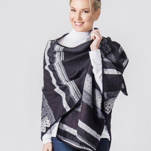 Peruvian Link Sweaters - **SOLD**Elegant Colca Canyon Alpaca Ruana